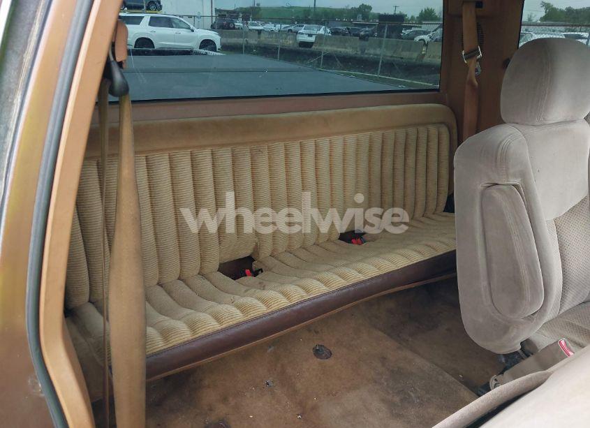 Photo 8 of 1990 Gmc Sierra C3500 (VIN 2GTHC39N2L1565935)