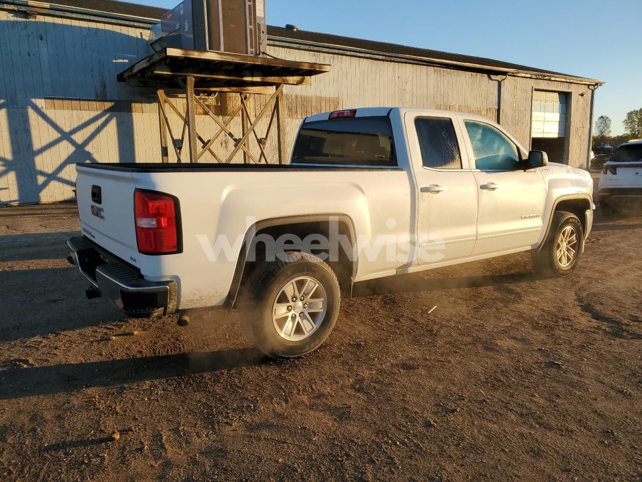 Photo 3 of 2019 GMC SIERRA LIMITED K1500 SLE (VIN 2GTV2MEC0K1199729)