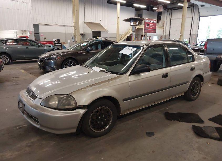 Photo 2 of 1998 Honda Civic DX (VIN 2HGEJ652XWH557133)