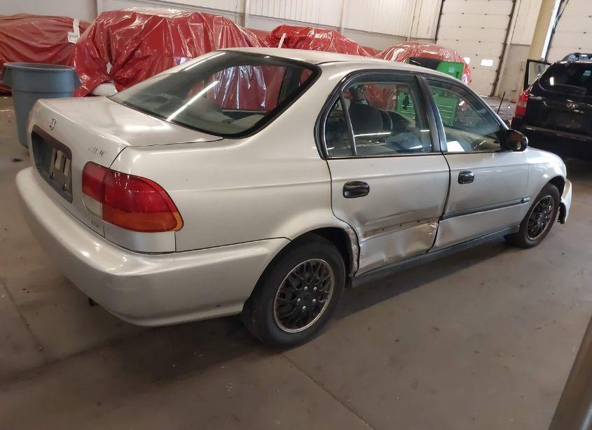 Photo 4 of 1998 Honda Civic DX (VIN 2HGEJ652XWH557133)