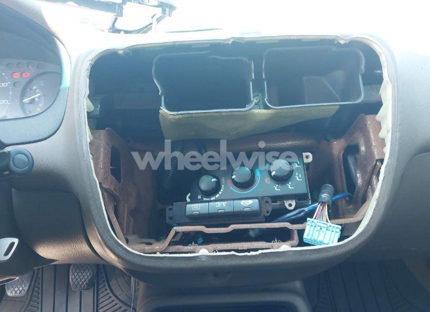 Photo 12 of 1999 Honda Civic LX (VIN 2HGEJ6572XH573808)