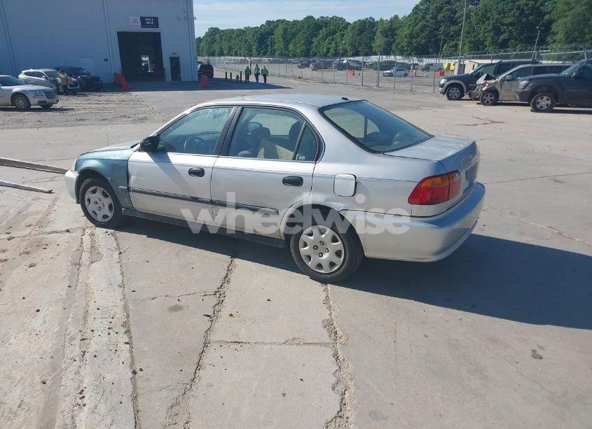 Photo 3 of 1999 Honda Civic LX (VIN 2HGEJ6678XH581295)