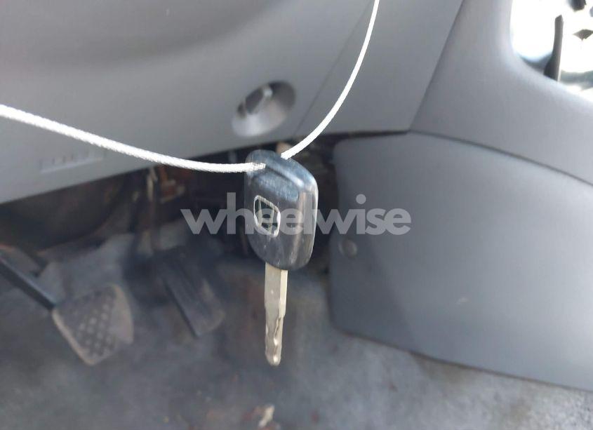 Photo 11 of 2005 Honda Civic LX (VIN 2HGES15575H613893)