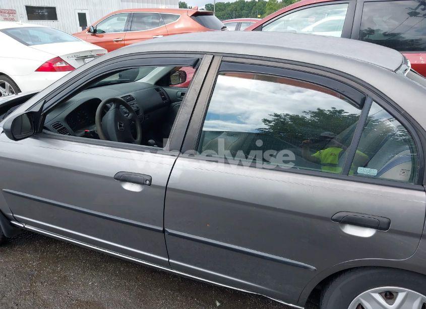 Photo 14 of 2005 Honda Civic VP (VIN 2HGES16385H586474)