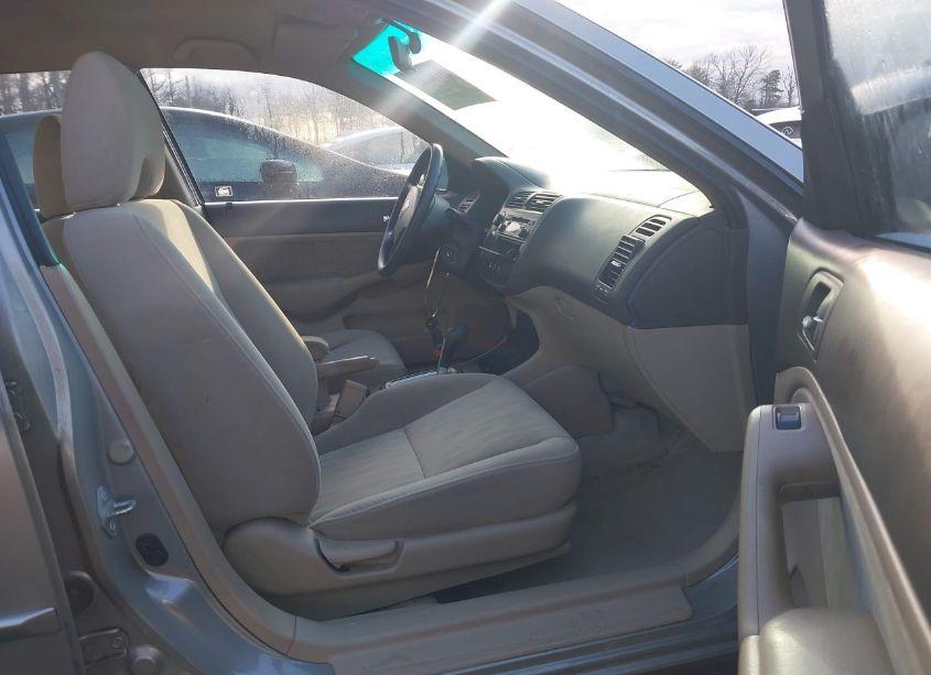 Photo 5 of 2004 Honda Civic LX (VIN 2HGES16504H518041)