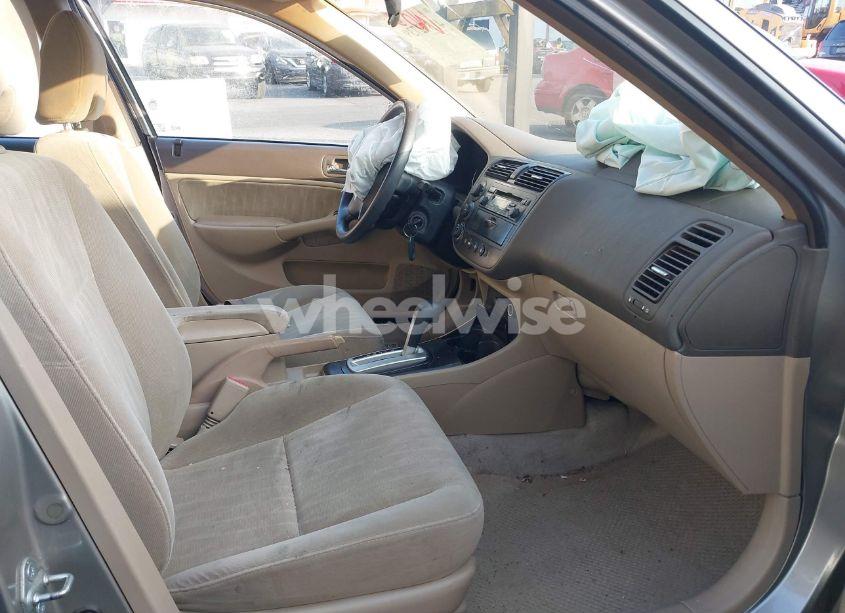 Photo 5 of 2004 Honda Civic LX (VIN 2HGES16504H631892)