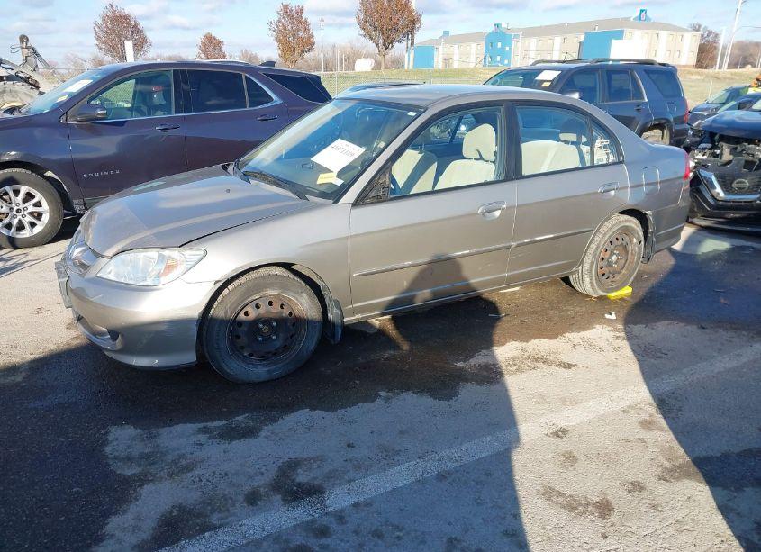 Photo 2 of 2005 Honda Civic LX (VIN 2HGES16505H514542)