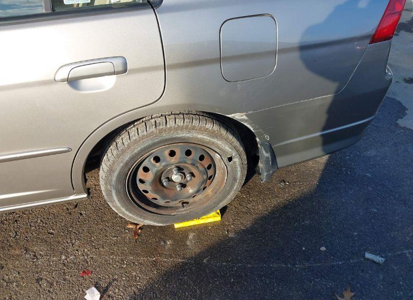 Photo 20 of 2005 Honda Civic LX (VIN 2HGES16505H514542)