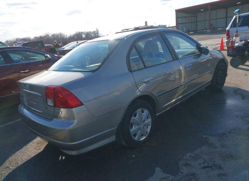 Photo 4 of 2005 Honda Civic LX (VIN 2HGES16505H514542)