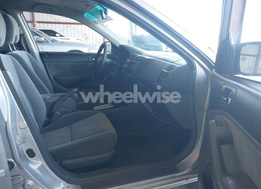 Photo 5 of 2005 Honda Civic LX (VIN 2HGES16505H544656)