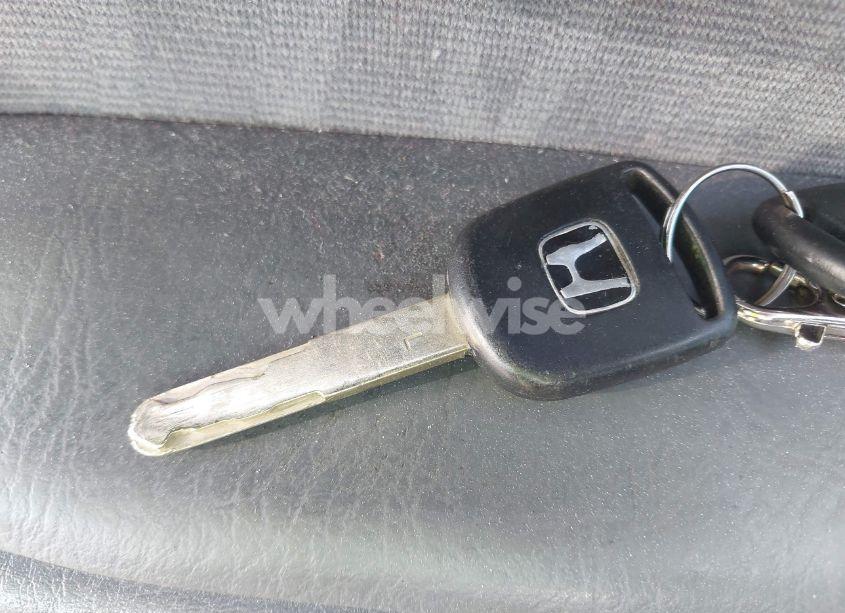 Photo 11 of 2005 Honda Civic LX (VIN 2HGES16505H546035)