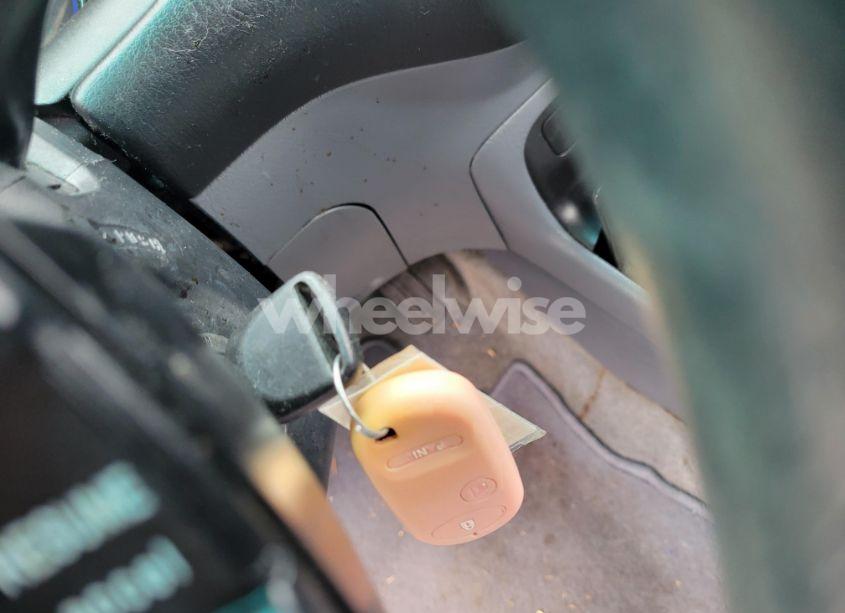 Photo 10 of 2005 Honda Civic LX (VIN 2HGES16505H585515)