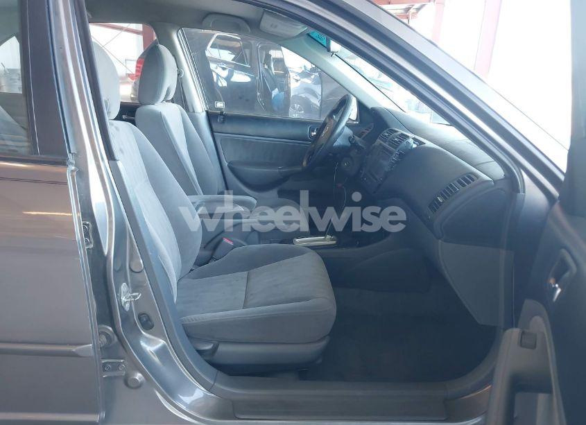 Photo 5 of 2004 Honda Civic LX (VIN 2HGES16514H637197)