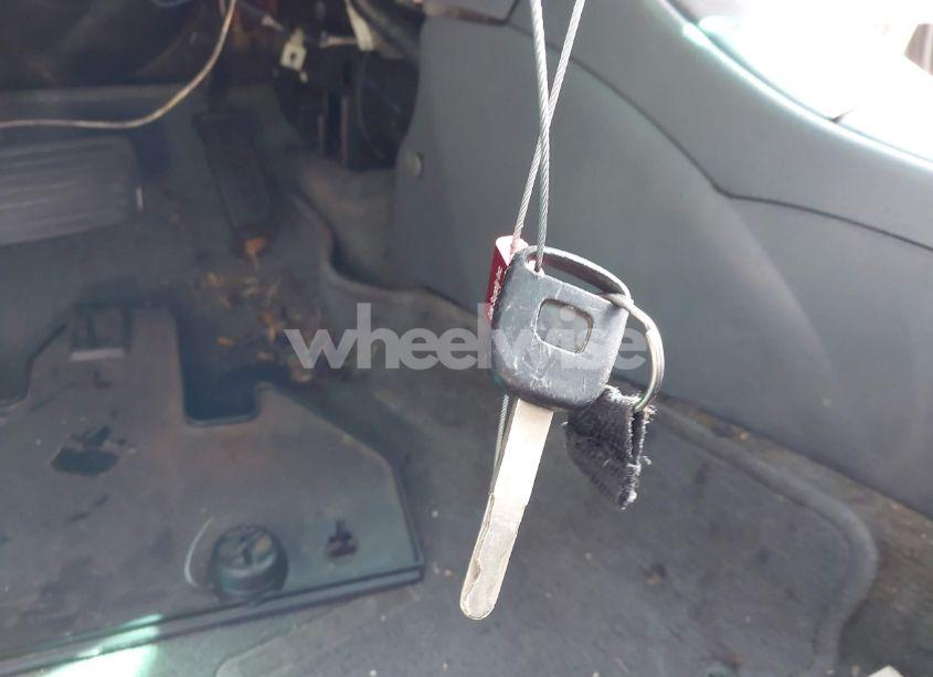 Photo 11 of 2005 Honda Civic LX (VIN 2HGES16515H527476)