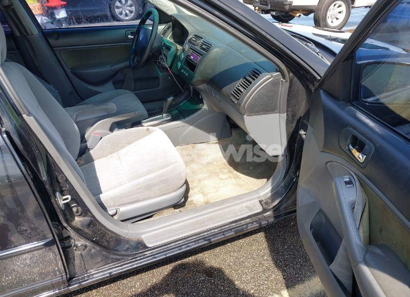 Photo 5 of 2005 Honda Civic LX (VIN 2HGES16515H527476)