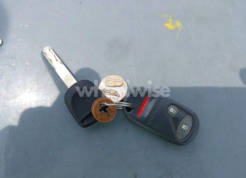 Photo 11 of 2005 Honda Civic LX (VIN 2HGES16515H630638)