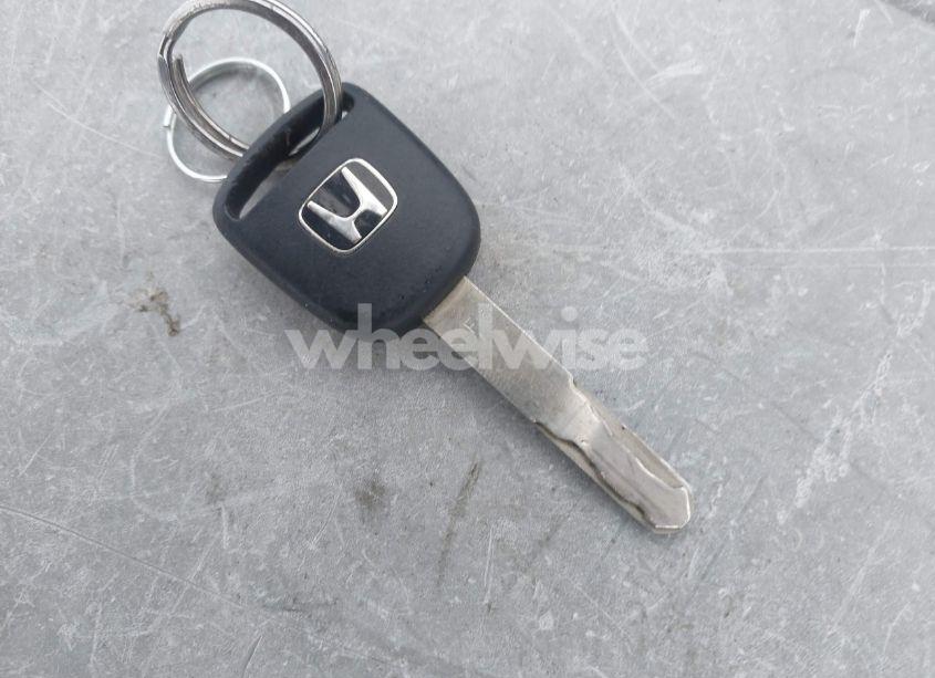 Photo 11 of 2005 Honda Civic LX (VIN 2HGES16525H517023)