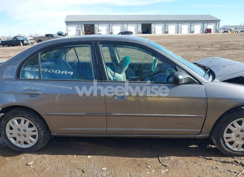 Photo 13 of 2005 Honda Civic LX (VIN 2HGES16525H528278)