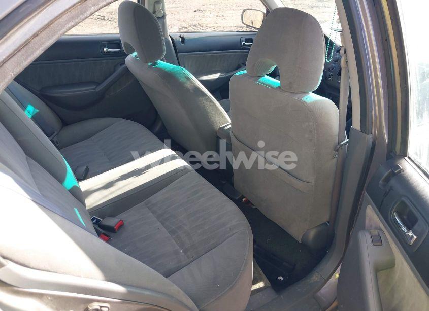 Photo 8 of 2005 Honda Civic LX (VIN 2HGES16525H528278)