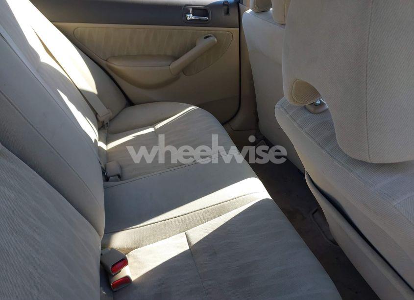 Photo 8 of 2005 Honda Civic LX (VIN 2HGES16525H529088)