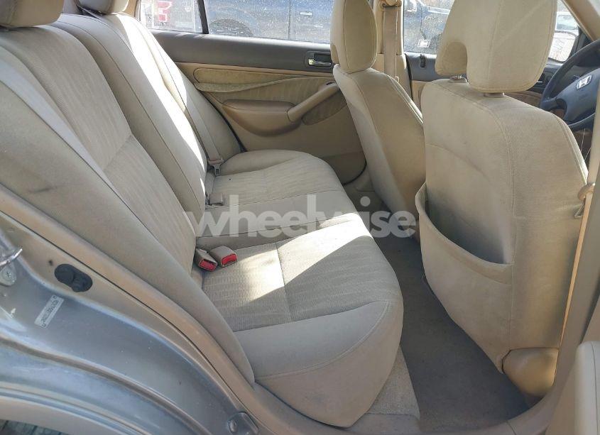 Photo 8 of 2005 Honda Civic LX (VIN 2HGES16525H604226)