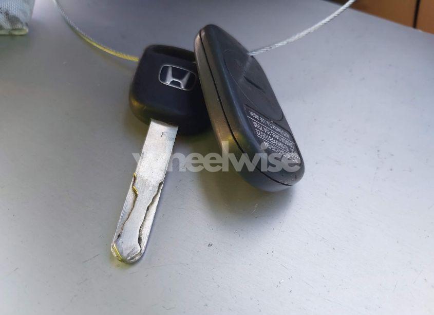 Photo 11 of 2005 Honda Civic LX (VIN 2HGES16525H618482)