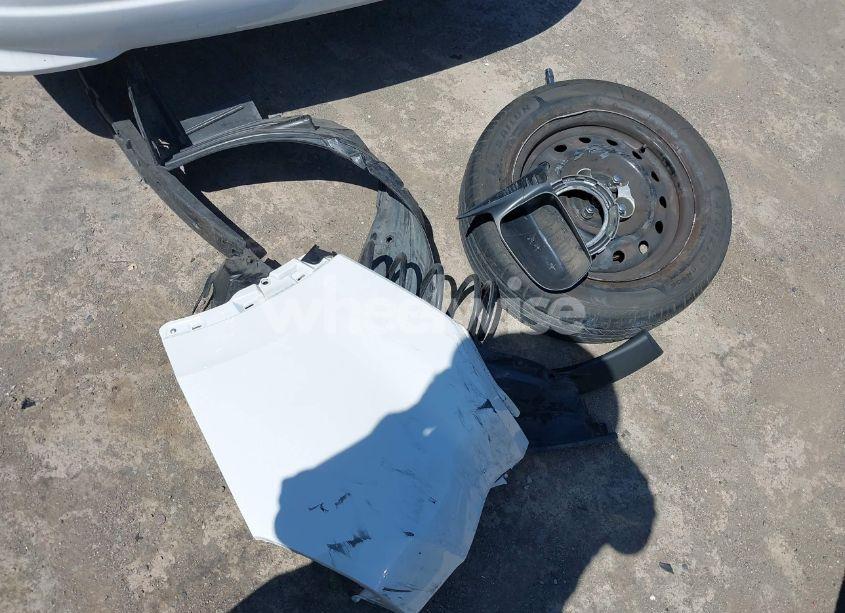 Photo 12 of 2005 Honda Civic LX (VIN 2HGES16525H618482)