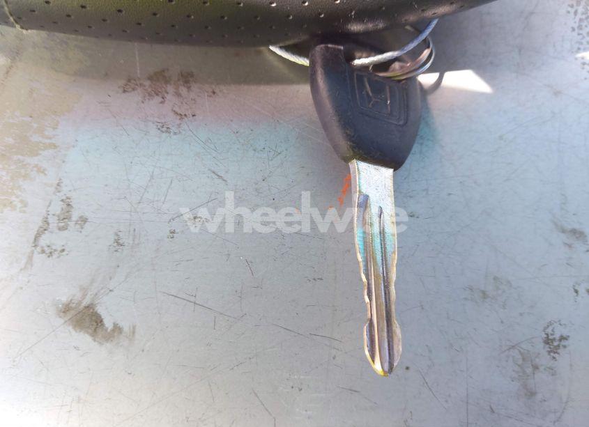 Photo 11 of 2002 Honda Civic LX (VIN 2HGES16532H530701)