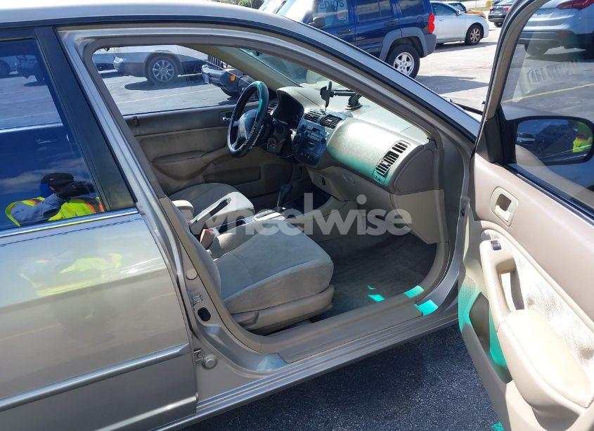 Photo 5 of 2002 Honda Civic LX (VIN 2HGES16532H530701)