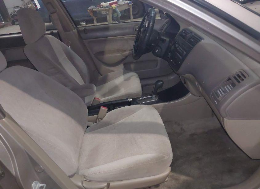 Photo 5 of 2002 Honda Civic LX (VIN 2HGES16532H600049)