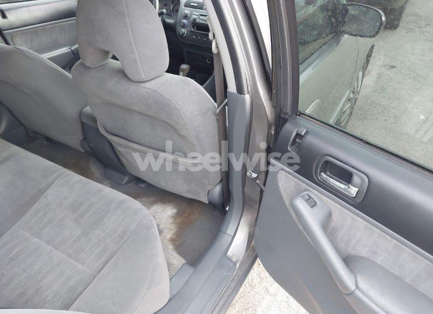 Photo 8 of 2004 Honda Civic LX (VIN 2HGES16534H582641)