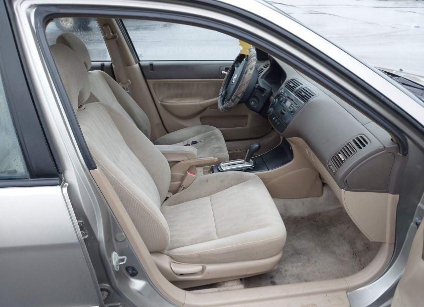 Photo 5 of 2005 Honda Civic LX (VIN 2HGES16535H527155)