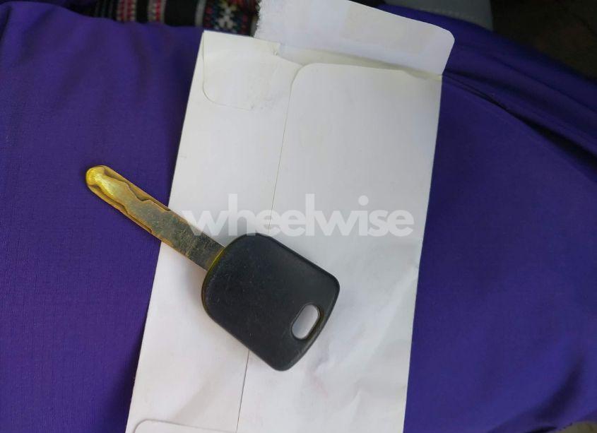 Photo 11 of 2005 Honda Civic LX (VIN 2HGES16545H546054)