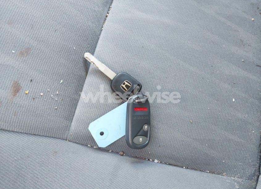 Photo 11 of 2005 Honda Civic LX (VIN 2HGES16545H550184)