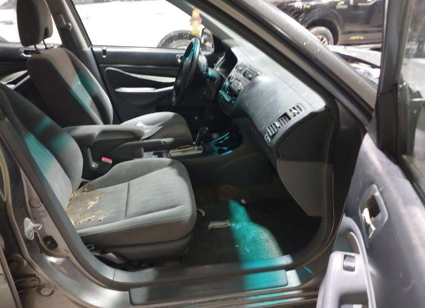 Photo 5 of 2005 Honda Civic LX (VIN 2HGES16545H628124)