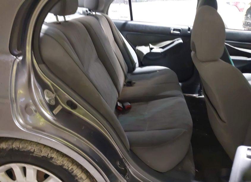 Photo 8 of 2005 Honda Civic LX (VIN 2HGES16545H628124)