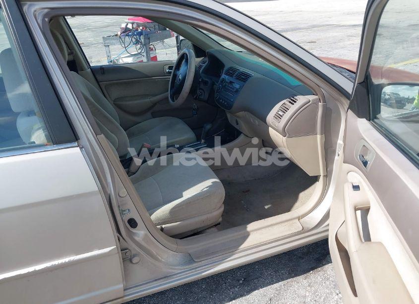 Photo 5 of 2002 Honda Civic LX (VIN 2HGES16562H552322)