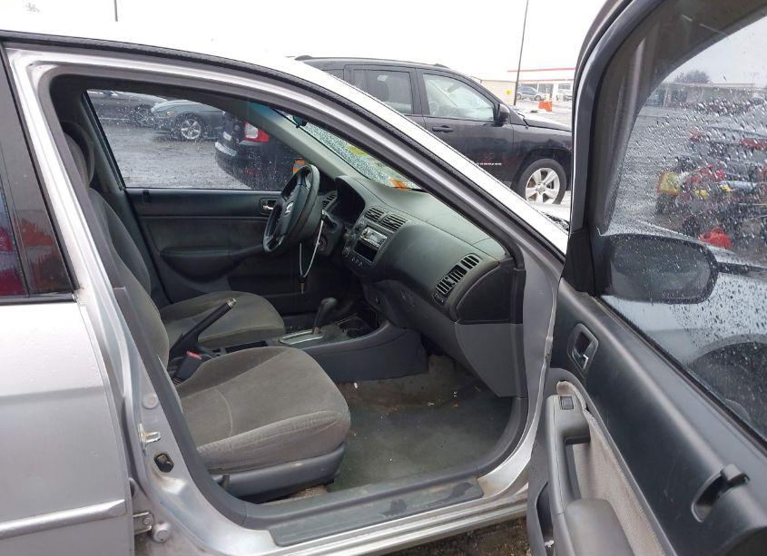 Photo 5 of 2002 Honda Civic LX (VIN 2HGES16562H604998)