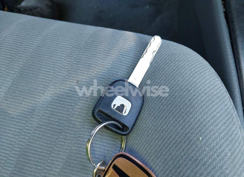 Photo 11 of 2005 Honda Civic LX (VIN 2HGES16565H617674)