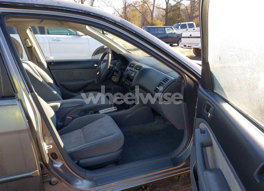 Photo 5 of 2005 Honda Civic LX (VIN 2HGES16565H617674)