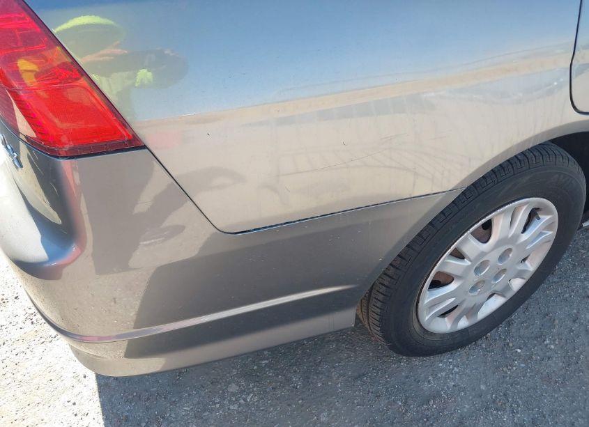 Photo 13 of 2005 Honda Civic LX (VIN 2HGES16565H634295)