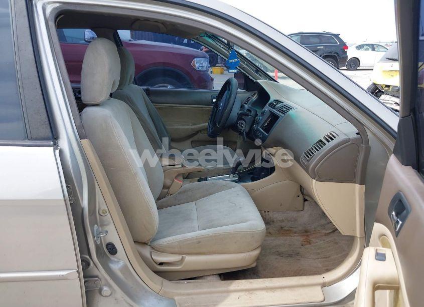 Photo 5 of 2003 Honda Civic LX (VIN 2HGES16573H510985)