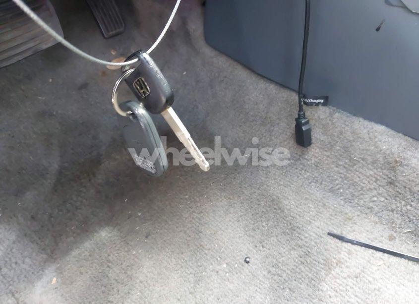 Photo 11 of 2004 Honda Civic LX (VIN 2HGES16574H577524)