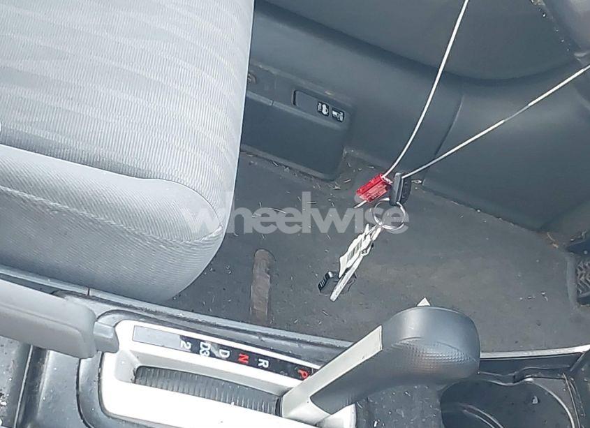 Photo 11 of 2005 Honda Civic LX (VIN 2HGES16575H633916)