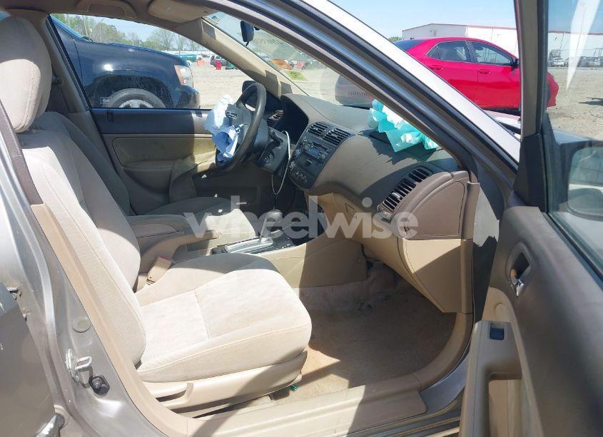 Photo 5 of 2003 Honda Civic LX (VIN 2HGES16583H538021)