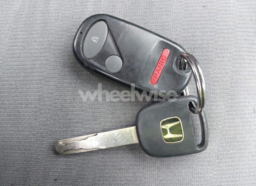 Photo 11 of 2005 Honda Civic LX (VIN 2HGES16585H534974)