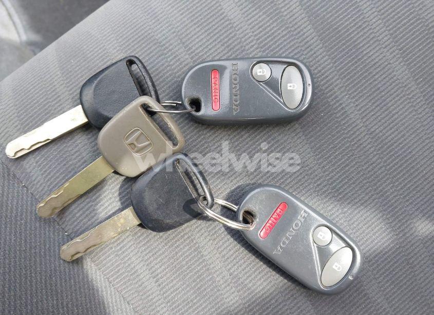 Photo 11 of 2005 Honda Civic LX (VIN 2HGES16585H542122)