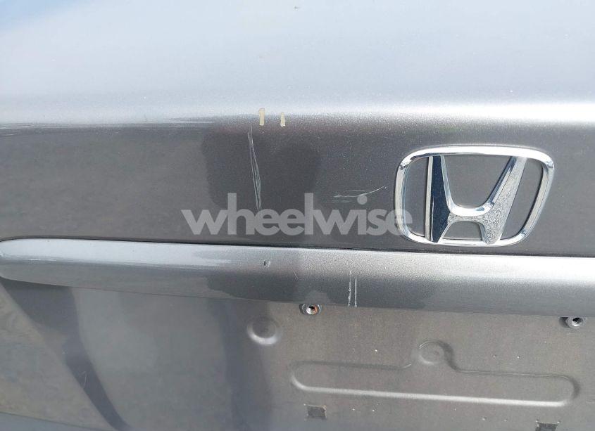 Photo 14 of 2005 Honda Civic LX (VIN 2HGES16585H542122)