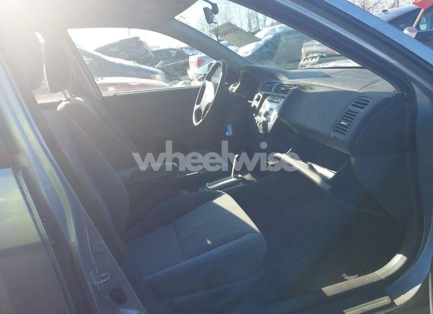 Photo 5 of 2005 Honda Civic LX (VIN 2HGES16585H580515)