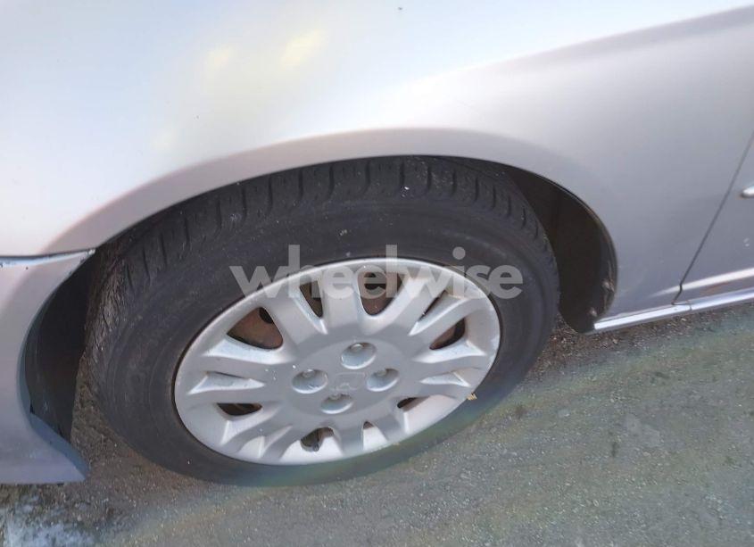 Photo 12 of 2005 Honda Civic LX (VIN 2HGES16585H623704)